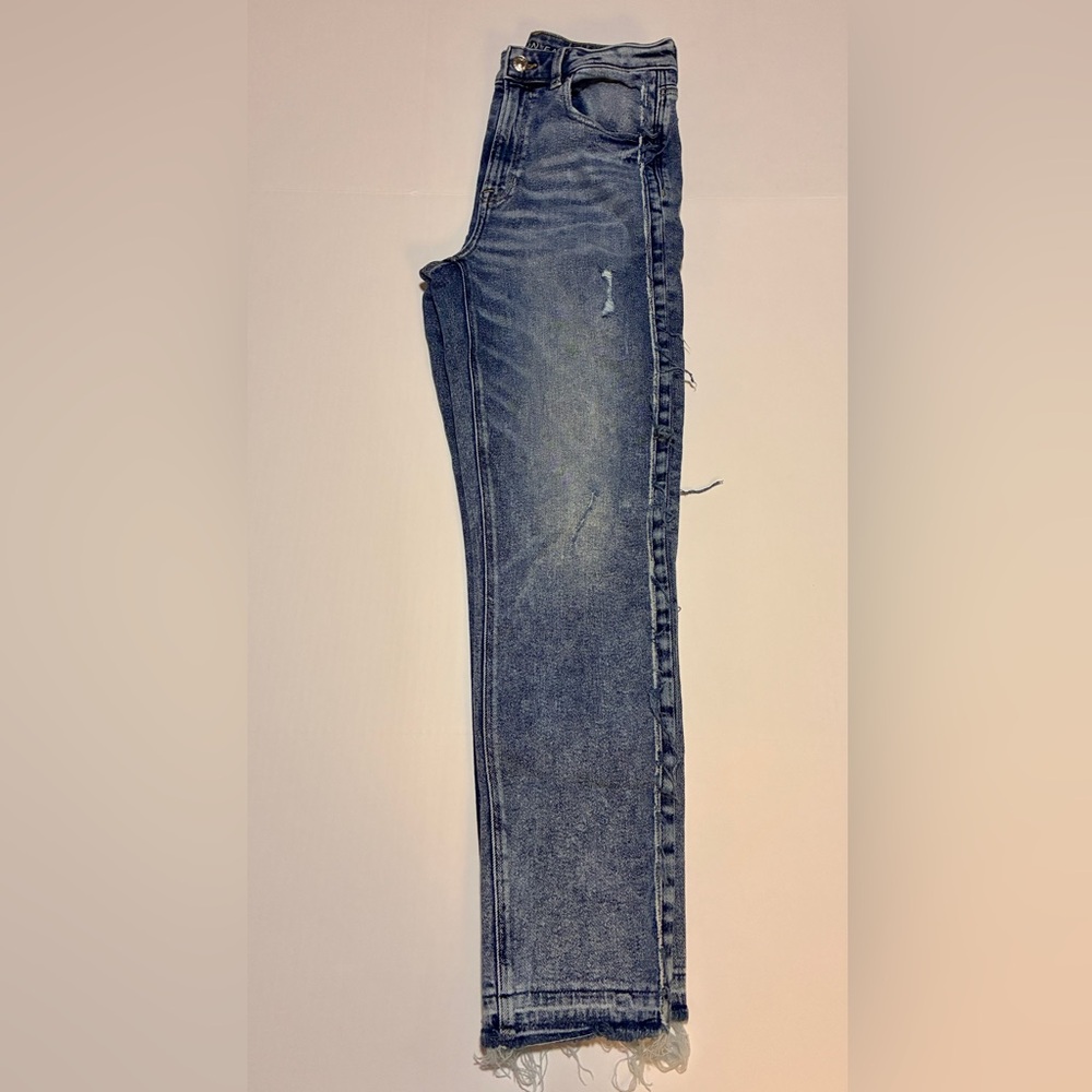 American Eagle Outfitters Women’s MOM JEANS